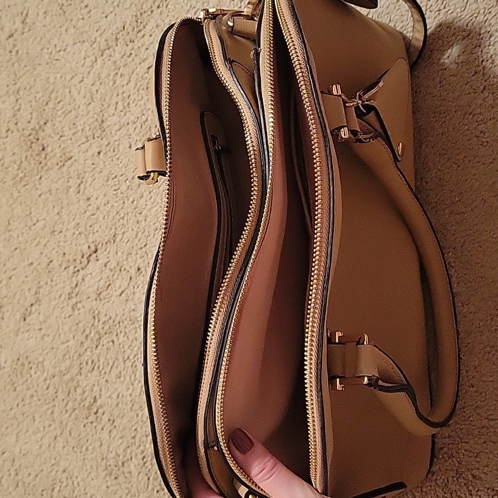 Purse - Picture 2 of 3